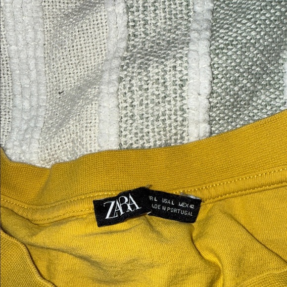 Zara Mustard Yellow Top - Picture 2 of 2